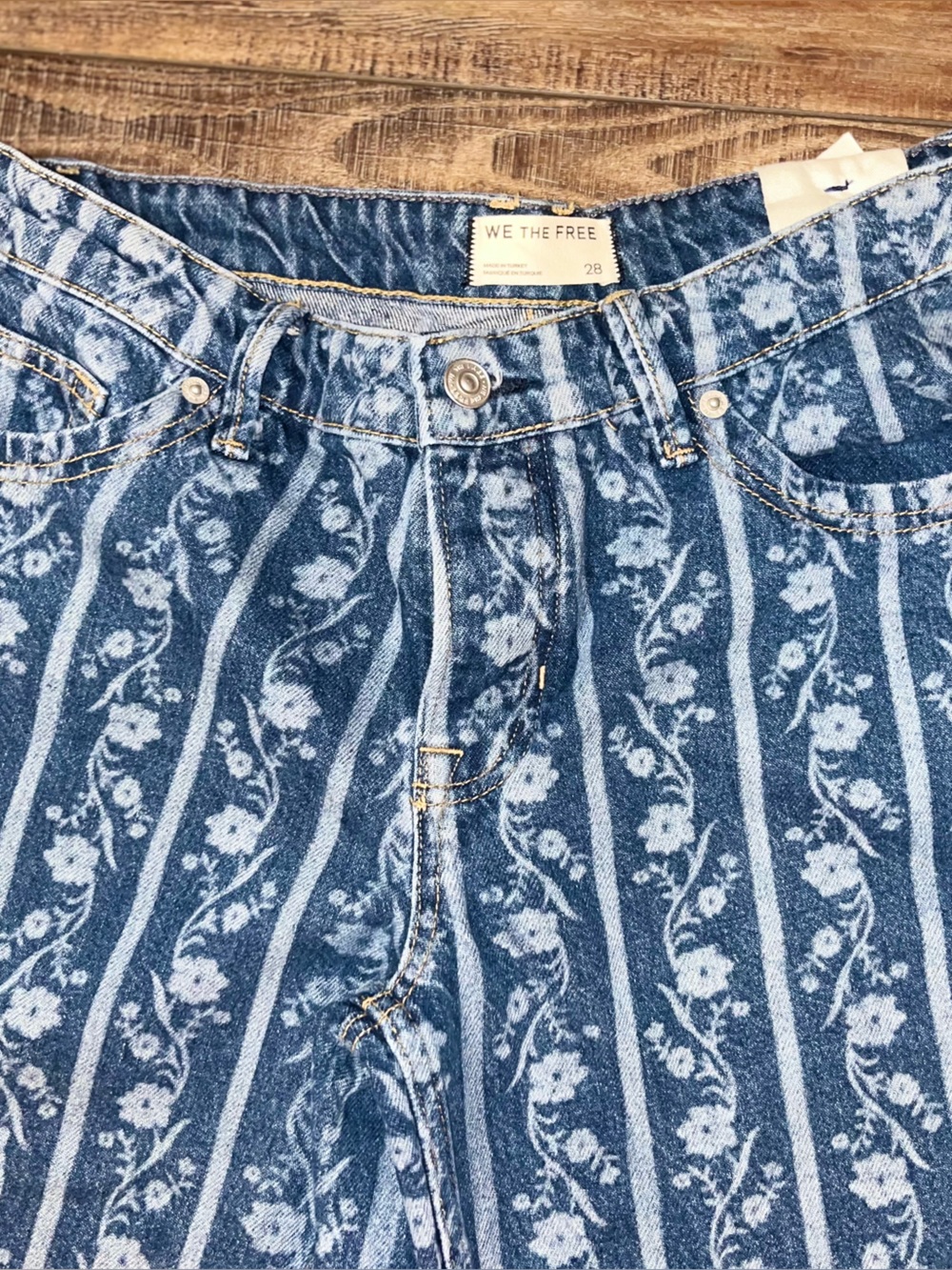 Like New We the Free Tennessee Low Rise Boyfriend Jeans - Picture 7 of 12